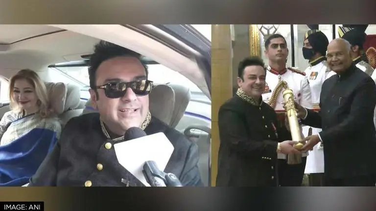 Adnan Sami dedicates Padma Shri to parents; calls it 'great honour and responsibility' Adnan Sami, Padma Shri awards 2020, Kangana Ranaut, Rashtrapati Bhavan