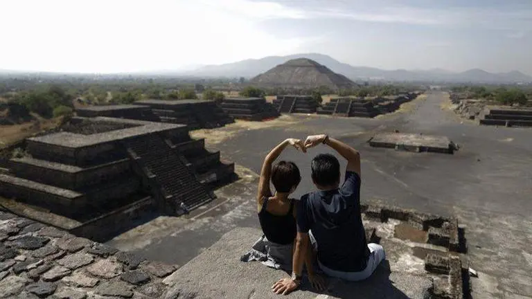 Mexico's Cancun starts re-opening cautiously from lockdown