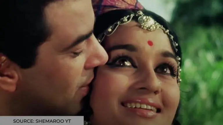 Dharmendra recalls a song of 'Mera Gaon Mera Desh' feat Asha Parekh; asks about 'the past' Dharmendra