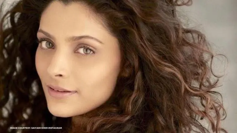 Saiyami Kher shares a gorgeous no-makeup picture clicked by her 'multi-talented sister' saiyami kher
