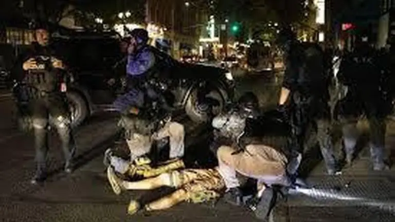 Hostage situation leads to deadly shooting in Oregon