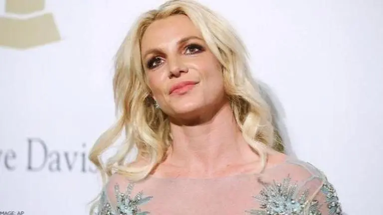 Britney Spears' mother requests $650,000 in attorney-related expenses after star slams her Britney Spears