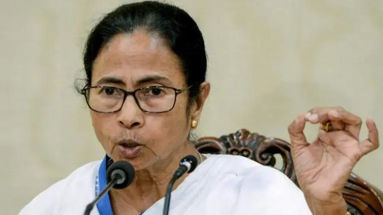 Mamata wields paintbrush to protest against CAA, NRC