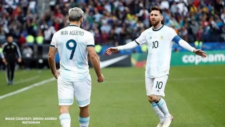 Sergio Aguero gets annoyed by his performance on FIFA 20, subs himself for Lionel Messi Sergio Aguero