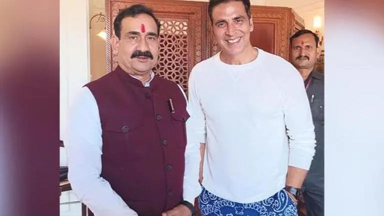 Akshay Kumar meets Madhya Pradesh Min Narottam Mishra amid filming for ‘Selfiee’ in Bhopal Narottam Mishra