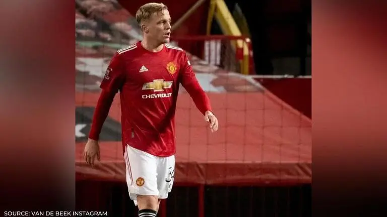 Man United players don't trust Donny van de Beek yet: Former Premier League star man united