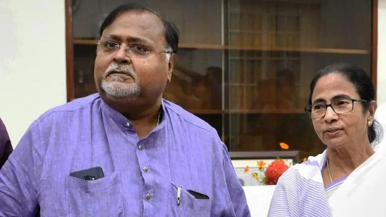 Mamata Banerjee didn't take Partha Chatterjee's 4 calls after his arrest; ED memo accessed Mamata Banerjee, Partha Chatterjee