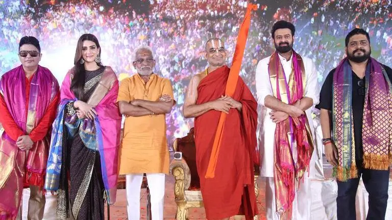 Prabhas grooves to Adipurush song Jai Shri Ram with Om Raut, pulls Kriti Sanon to join Prabhas