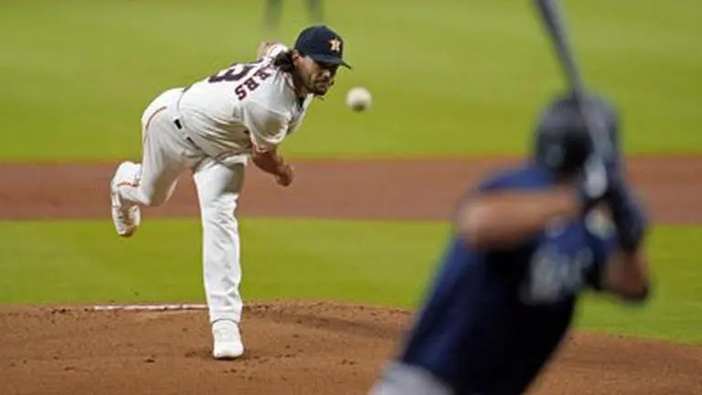 Seattle snapped a 15-game losing streak against the Astros with a 7-6 win