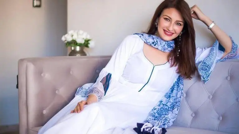 Saumya Tandon shares 'happy' pictures, fans cannot stop gushing over her 'smile' Saumya Tandon