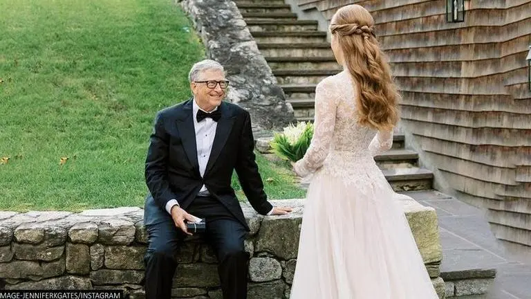 On Bill Gates' 66th b'day, daughter Jennifer wishes him with heartwarming post; see pic Bill Gates