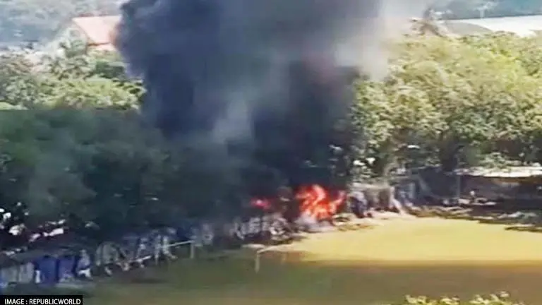 Massive fire breaks out at Fashion Street in South Mumbai; fire tenders at the spot Fashion Street