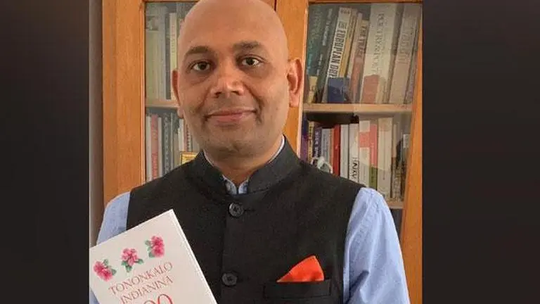 100 Indian poems from 28 Indian languages translated into Malagasy for Madagascar readers Indian language poems translated into Madagascar's local language