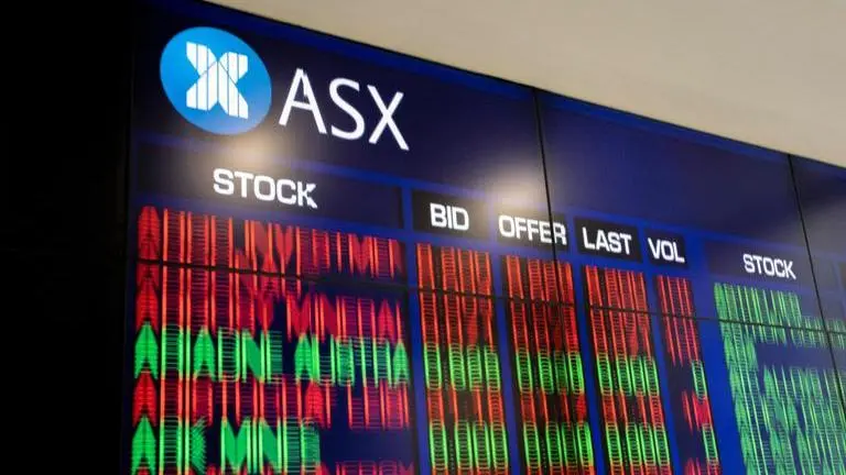 Australian shares struggle as gold stocks slump Australian stock market