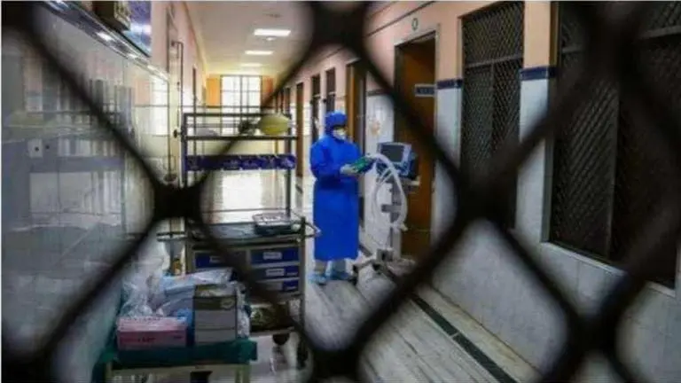 Mumbai hospital devises 'kavach' to move COVID-19 patients