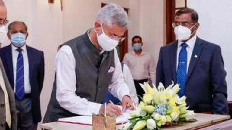 Jaishankar discusses role of provincial councils with Tamil leaders in Lanka