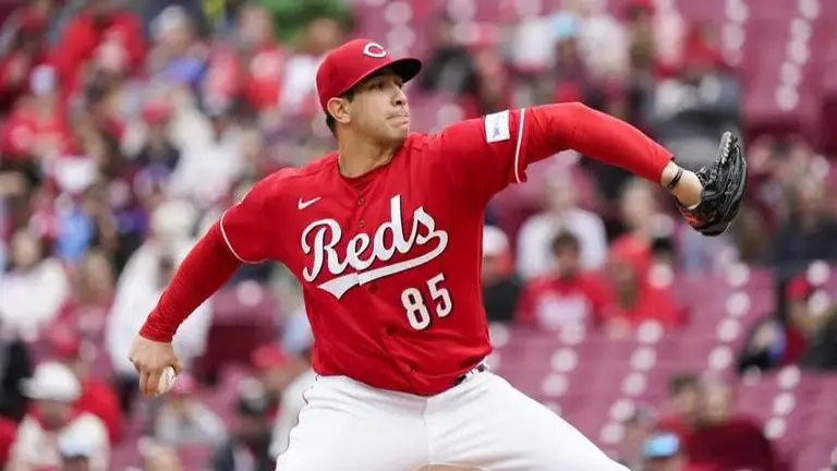 MLB: Philadelphia Phillies score 9 in first on way to 14-3 drubbing of Cincinnati Reds Cincinnati Reds