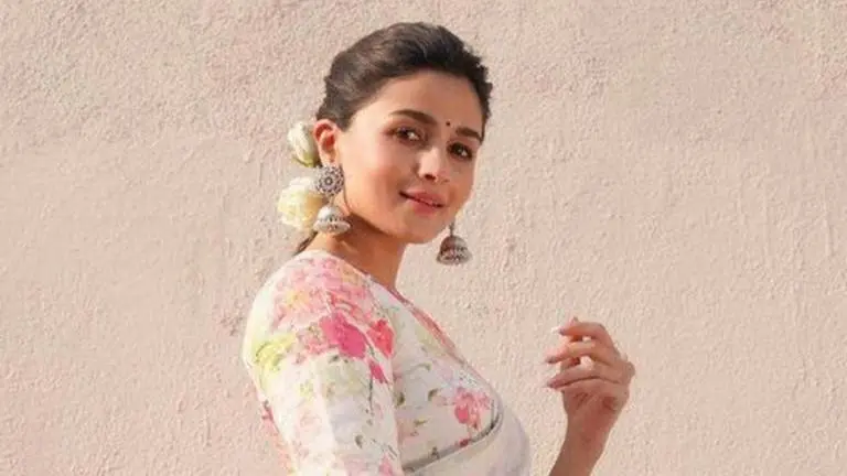 Alia Bhatt celebrates first Holi after wedding with Ranbir Kapoor, Raha's birth Alia Bhatt