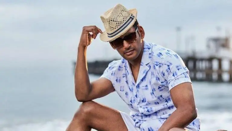 Vishal severely injured on ‘Mark Antony’ sets while shooting a tough fight sequence Vishal