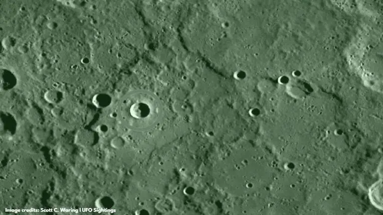 UFO hunter spots Spaceship