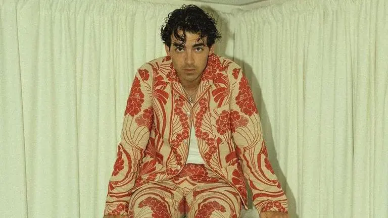 Joe Jonas addresses audience at concert about Alexa Nikolas' accusation over nudes? Joe Jonas
