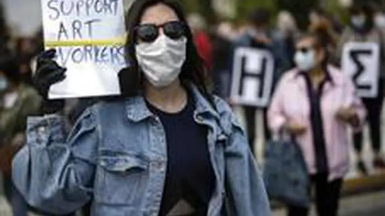 Athens artists protest, seek government support Athens artists protest, seek government support