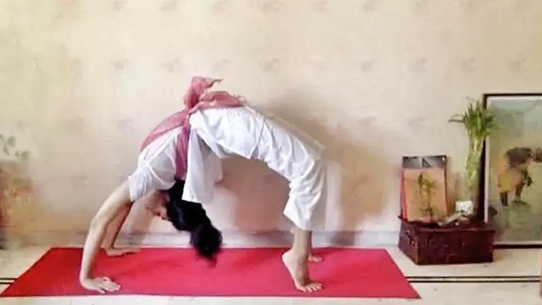 'Made in Heaven' fame Sobhita Dhulipala takes 'baby steps' in yoga; fans disagree Shobhita Dhulipala