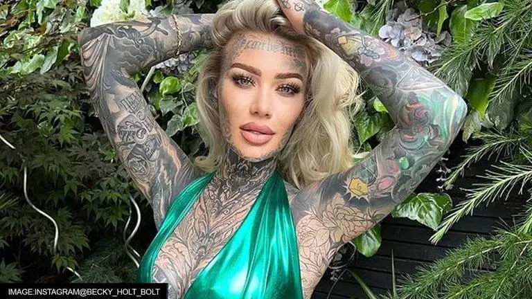 Becky Holt, 'Britain's most tattooed woman’, sets a new record with her labia tattoo Becky Holt