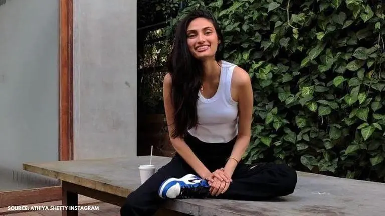 As Athiya Shetty flaunts her 'tea time' poses in pictures, K L Rahul showers love Athiya Shetty