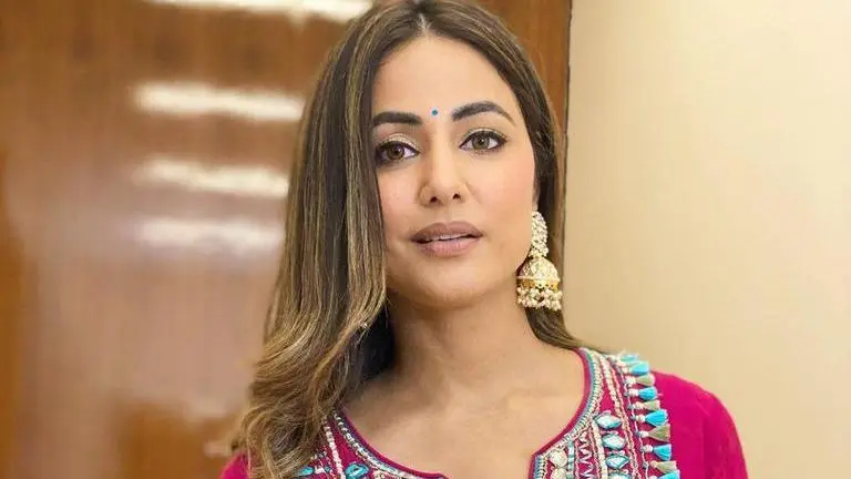 Hina Khan's fans shower her with love, make a customised filter for her hina khan