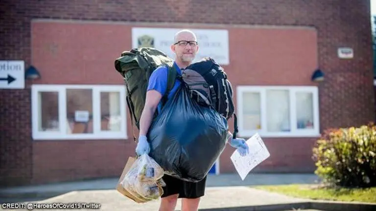 COVID-19: Award-winning Teacher walks 5 miles everyday to deliver food to children in need COVID-19