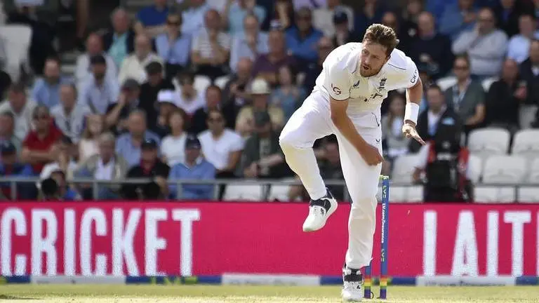 England pacer Ollie Robinson ‘100% fit’ to play in 4th Ashes test after back spasm Ollie Robinson