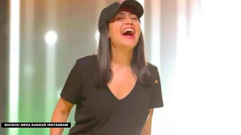 Neha Kakkar shares pictures from sets of 'Jinnke Liye'; fan comments 'very dainty' Neha Kakkar