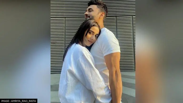Amrita Rao & husband RJ Anmol share unseen pictures from their wedding after 8 years amrita rao, RJ anmol