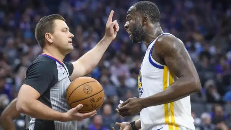 NBA Scores: Draymond Green ejected from playoff game for flagrant foul against Sacramento Kings Draymond Green