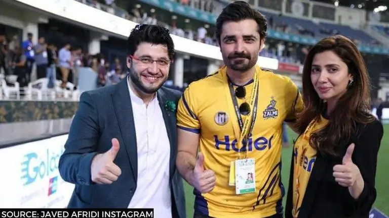 PSL 2021 team owner slammed for bringing Mahira Khan amongst celebrities into biobubble PSL 2021