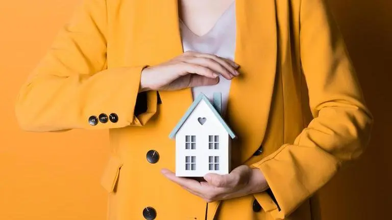 Will realty stocks will continue to perform? Expert insights House, hands