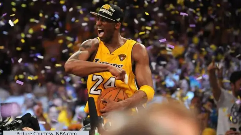 Kobe Bryant's 2000 Lakers NBA title ring, game-worn shoes & more items to be auctioned Kobe Bryant