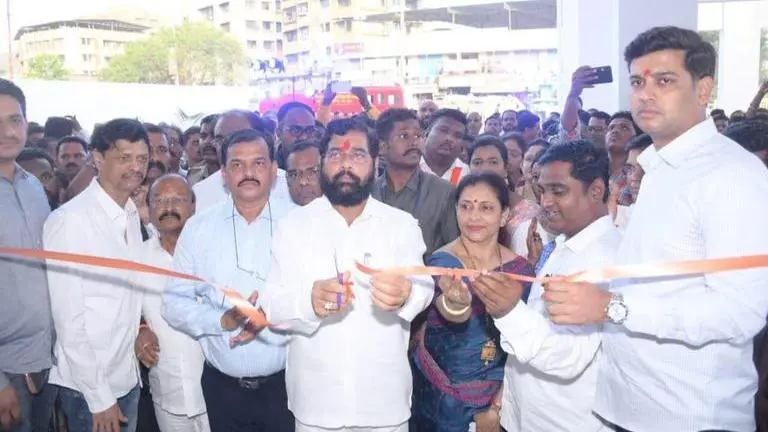 17 Shiv Sena MPs in touch with Eknath Shinde as MLAs continue to desert CM: Sources Eknath Shinde