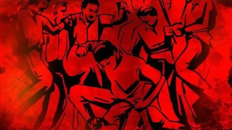 Mumbai: Man gets dragged out of train, beaten up in a Mankhurd slum Mumbai