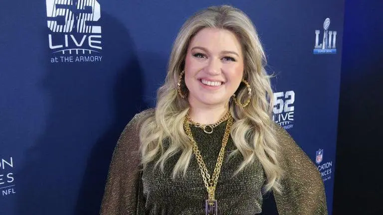 Kelly Clarkson, Alex Trebek among Daytime Emmy nominees Kelly Clarkson, Alex Trebek among Daytime Emmy nominees