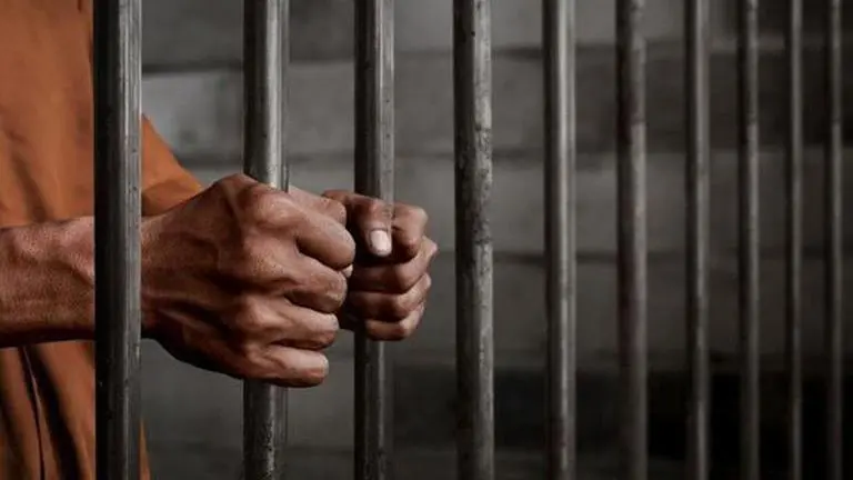 Mumbai: 4 watchmen held for Rs 52 lakh robbery in Mumbai home Mumbai