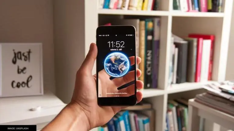 HTC announces plans to launch a "metaverse phone" in April