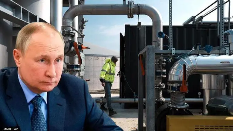 Putin stresses EU announcing sanctions on Russian gas & oil for 'political reasons' Putin
