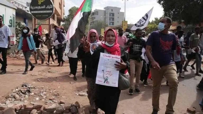 Sudan: Troops fire tear gas to disperse protestors heading presidential palace in Khartoum Sudan