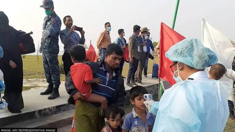 140 Bangladeshi migrants deported from Libya through VHR aircraft, says IOM Bangladeshi migrants