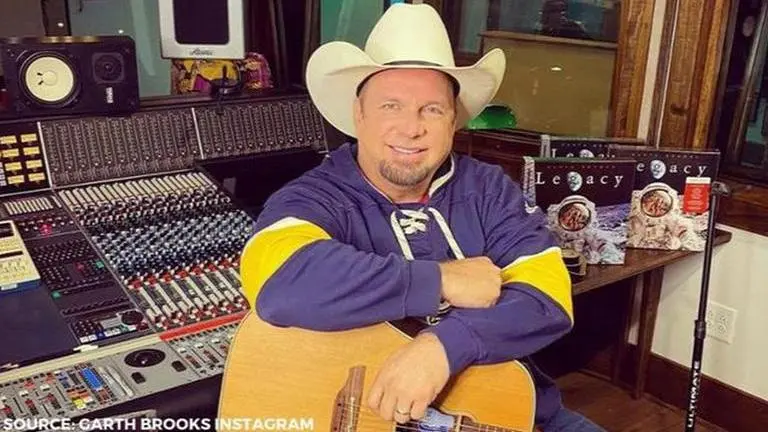 Garth Brooks gets emotional as he performs a rare full version of 'Belleau Wood' garth brooks