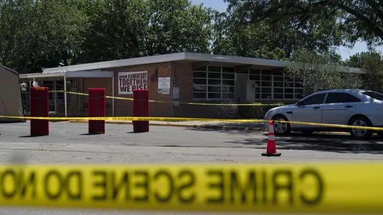 Texas school shooting: Gunman’s final 90 minutes fuel questions about police delays Texas shooting