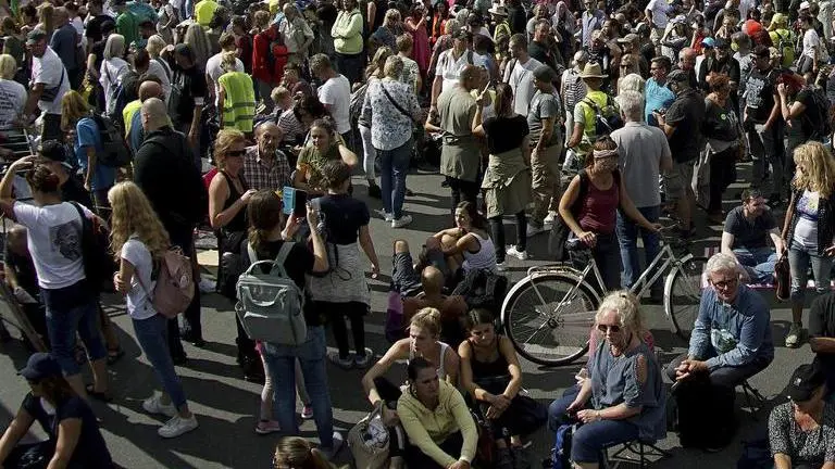 Berlin police shut down protest against COVID-19 restrictions