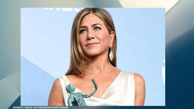 Jennifer Aniston’s iconic portrait to be auctioned to generate COVID-19 relief funds Jennifer Aniston
